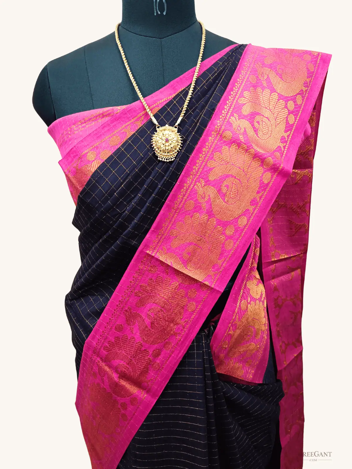 Zari Check Contrast Border Sungudi cotton sarees dark navyblue-pink colour