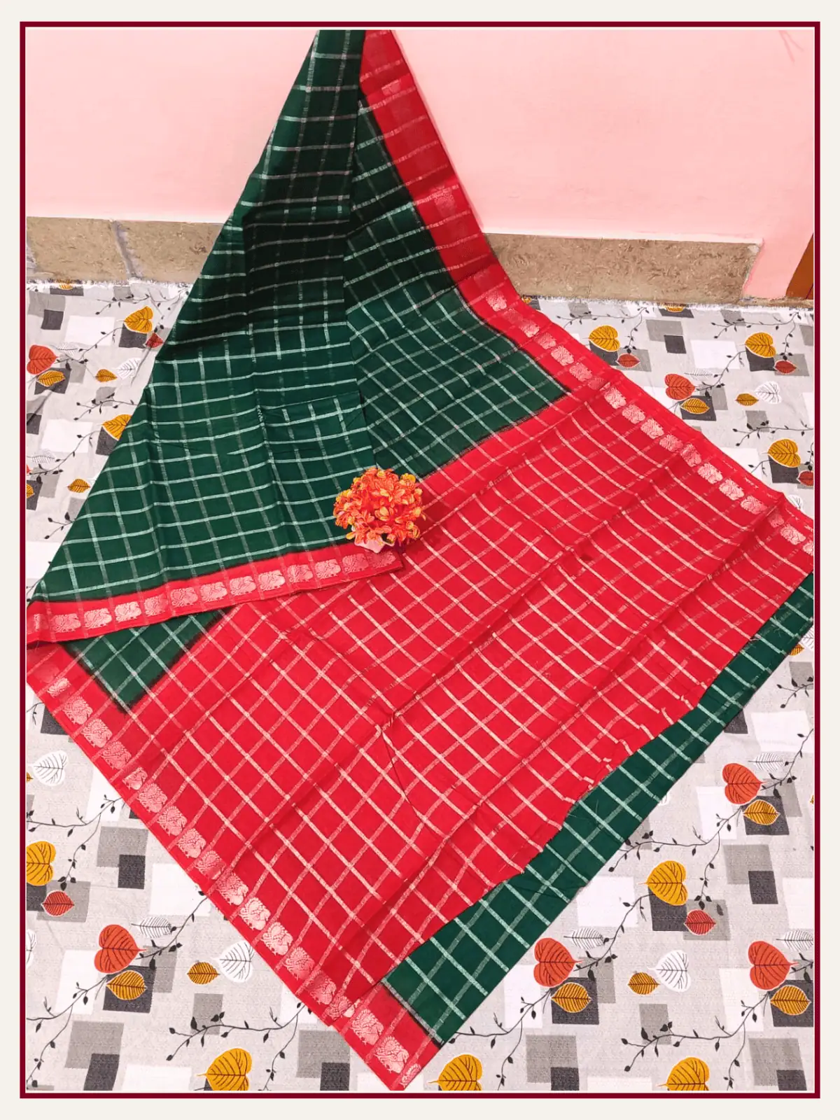 Pavithra Zarikattam Contrast Sungudi Cotton Sarees with Running Blouse green-red